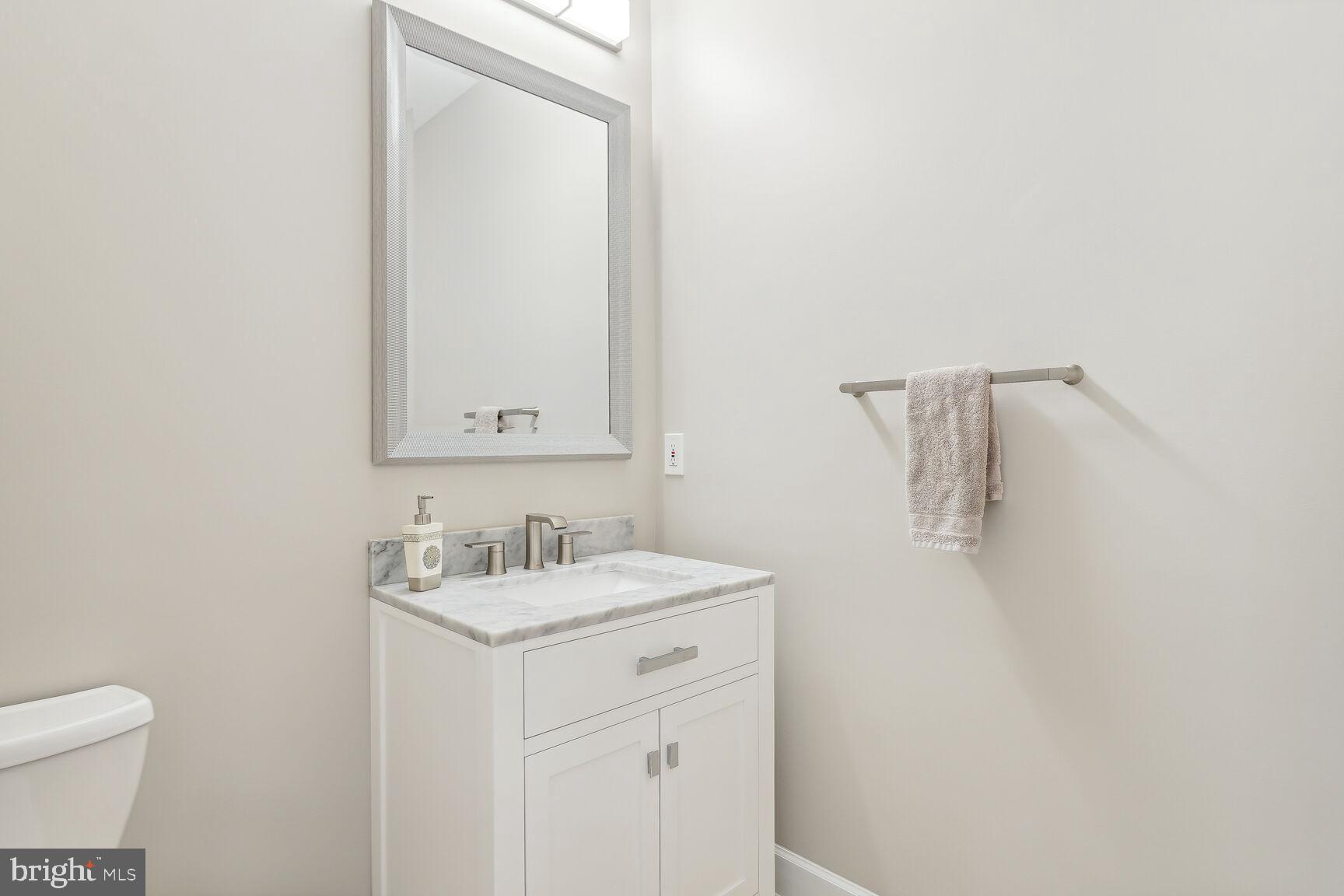 10408 Grey Fox Road Potomac, MD 20854 - Photo 8 of 47 Main Level Powder Room