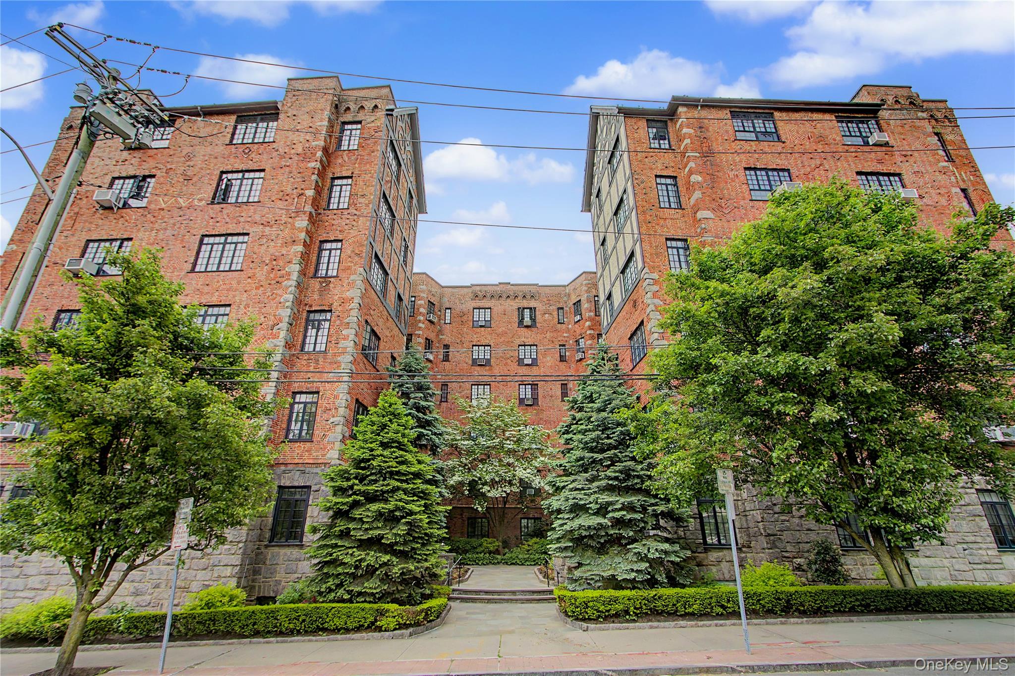 45 Pondfield Road West, Unit LL2 Bronxville, NY 10708 - Photo 4 of 37