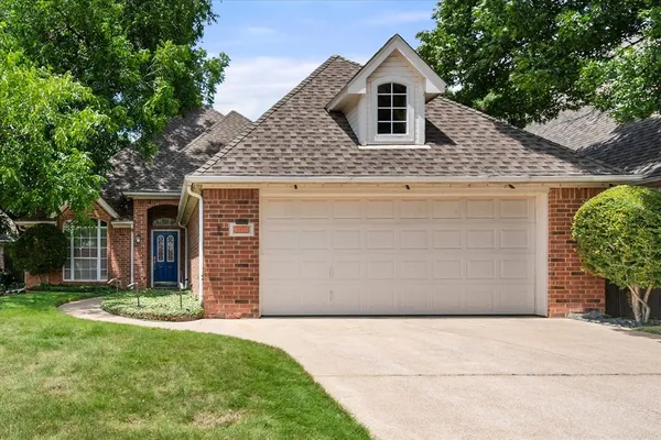 $325,000 | 2419 Strait Lane, Arlington, TX 76013