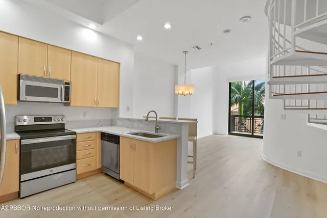 $565,000 | 801 South Olive Avenue, Unit 211, West Palm Beach, FL 33401