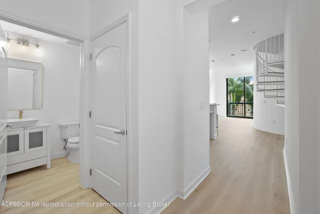 $565,000 | 801 South Olive Avenue, Unit 211, West Palm Beach, FL 33401