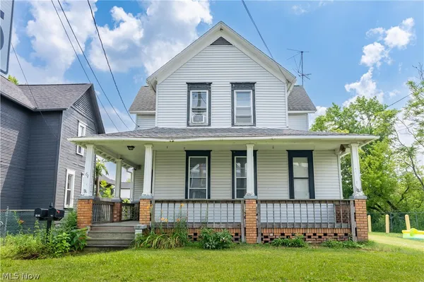 $174,900 | 64 Diamond Avenue, Barberton, OH 44203