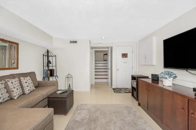 $649,900 | 7 Carnation Circle, Unit C, Reading, MA 01867