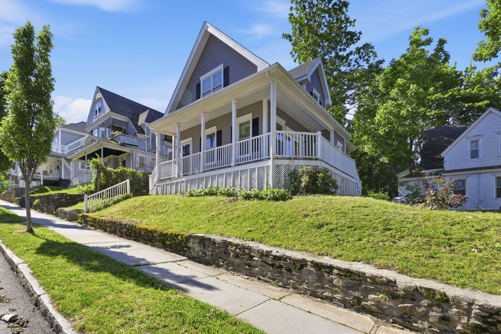 57 May Street Worcester, MA 01610 - Photo 4 of 42