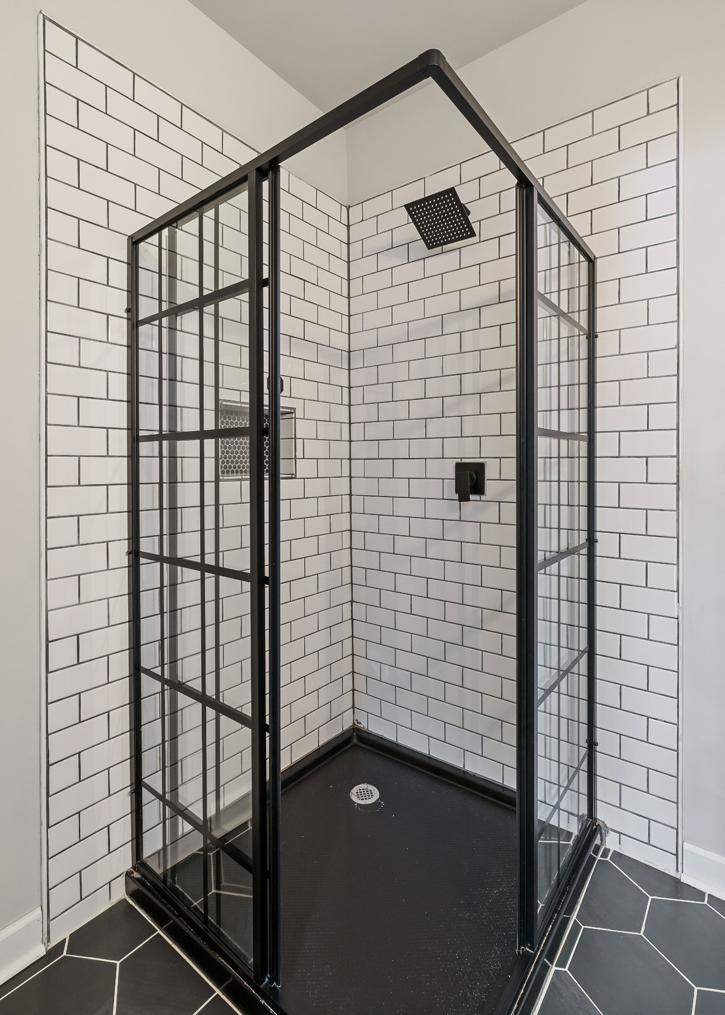 241 Ferrells Loop Road Manchester, TN 37355 - Photo 18 of 45 a bathroom with a shower