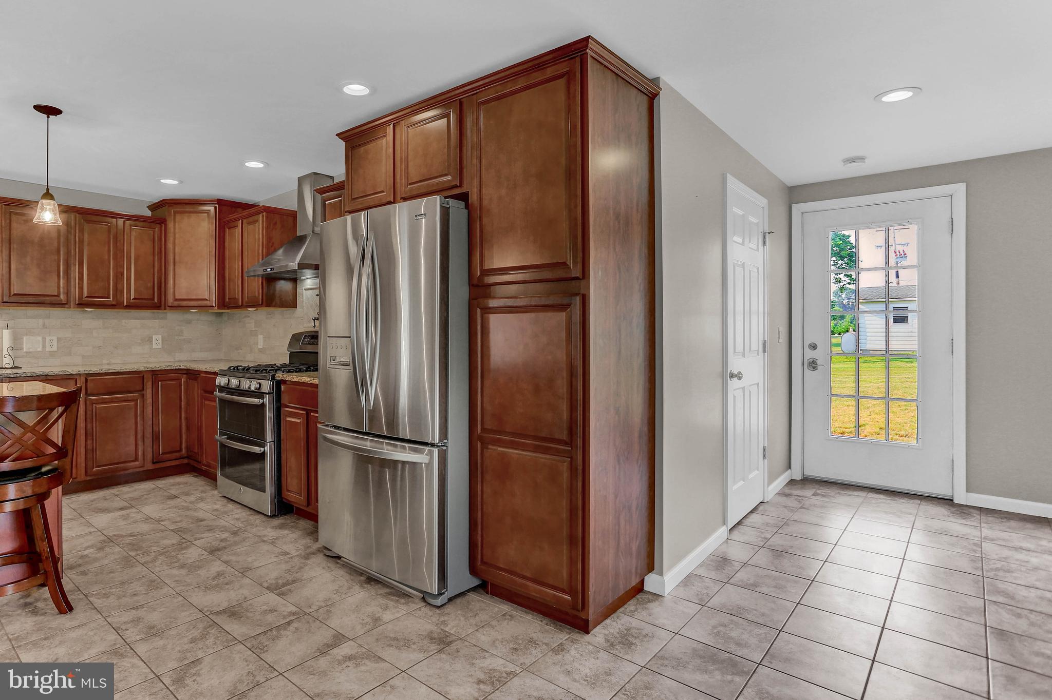 40 Locust Point Road Manchester, PA 17345 - Photo 28 of 66 STAINLESS STEEL REFRIGERATOR