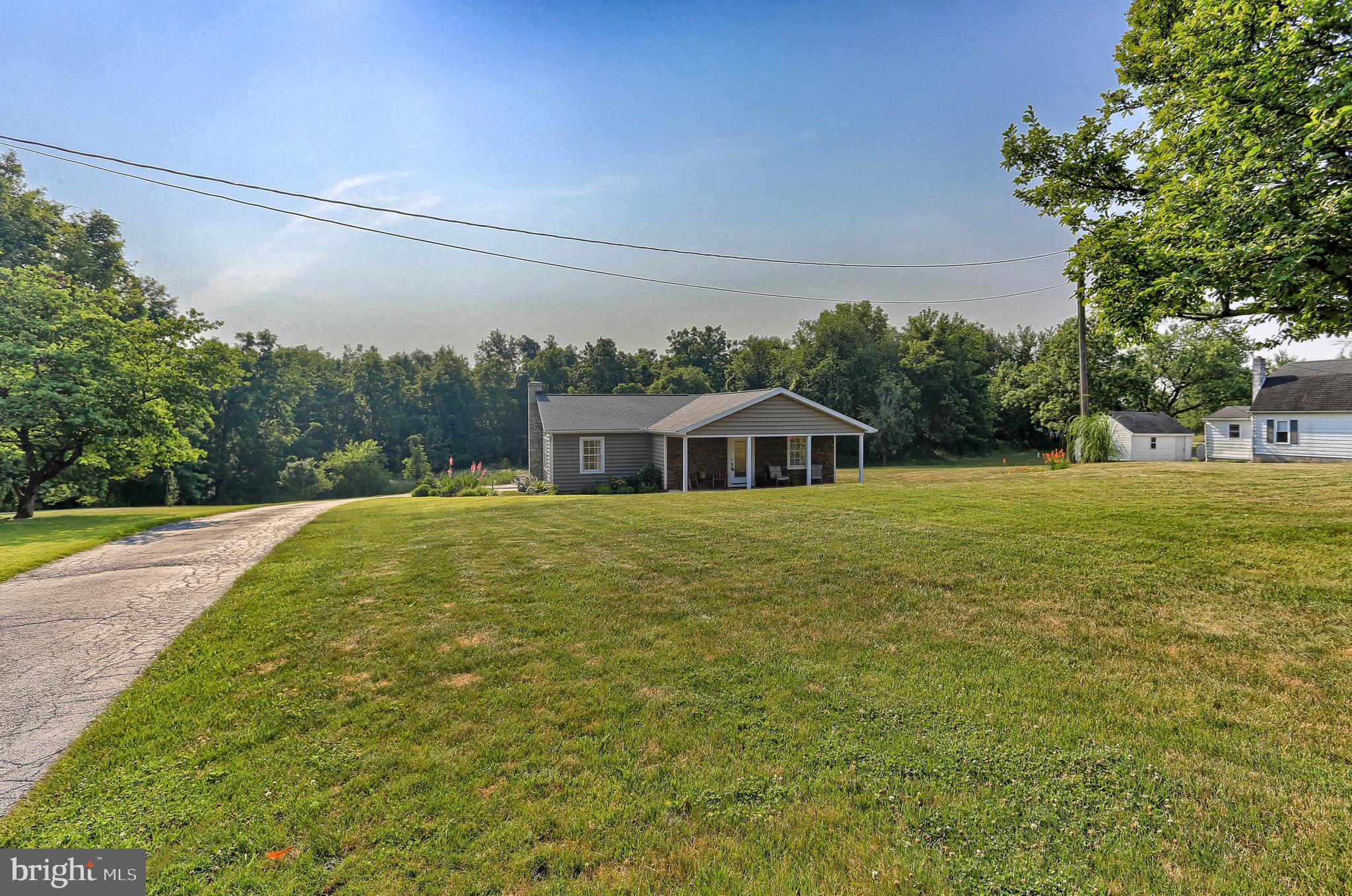 40 Locust Point Road Manchester, PA 17345 - Photo 4 of 66 Gallery Image 4