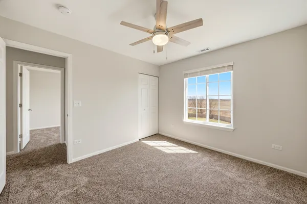 $284,950 | 1420 Sherborn Court North, Minooka, IL 60447