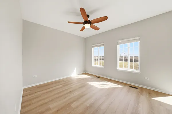 $284,950 | 1420 Sherborn Court North, Minooka, IL 60447