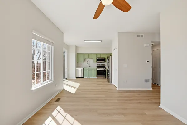 $284,950 | 1420 Sherborn Court North, Minooka, IL 60447