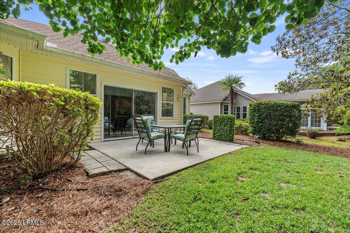 61 Hampton Circle Bluffton, SC 29909 - Photo 2 of 24 22-Back Patio