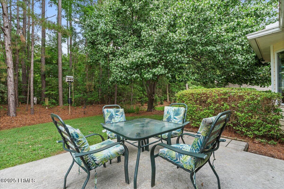 61 Hampton Circle Bluffton, SC 29909 - Photo 21 of 24 21-Back Patio