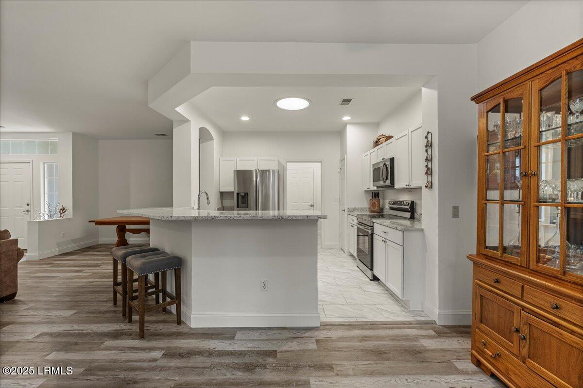 61 Hampton Circle Bluffton, SC 29909 - Photo 7 of 24 06-Kitchen
