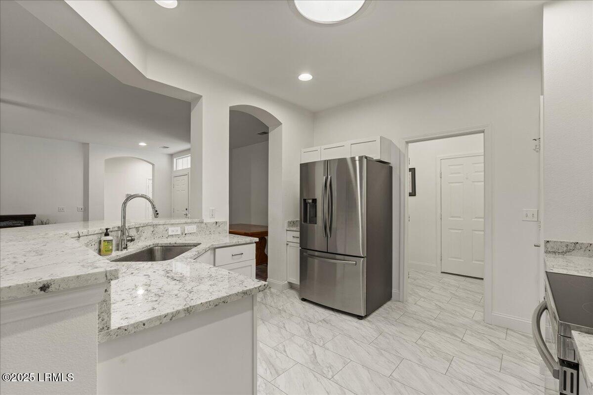 61 Hampton Circle Bluffton, SC 29909 - Photo 8 of 24 07-Kitchen