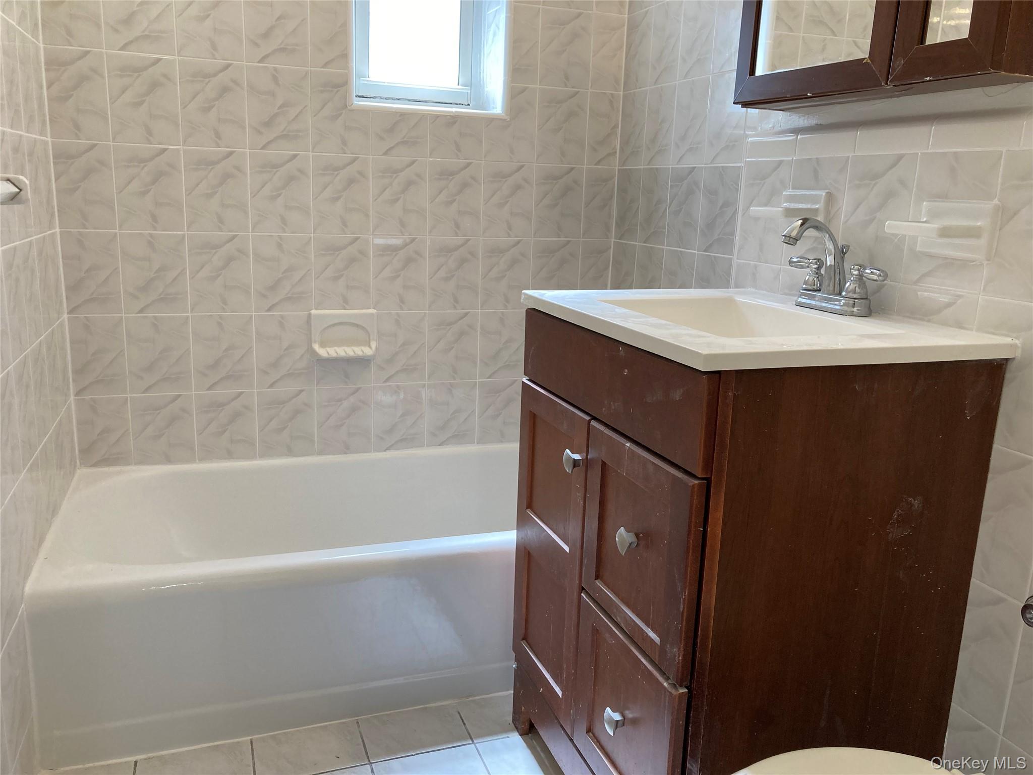 50 South Middle Neck Road, Unit 2C Great Neck, NY 11021 - Photo 9 of 15
