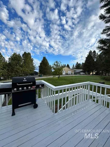 $849,000 | 126 Par Drive, Cascade, ID 83611