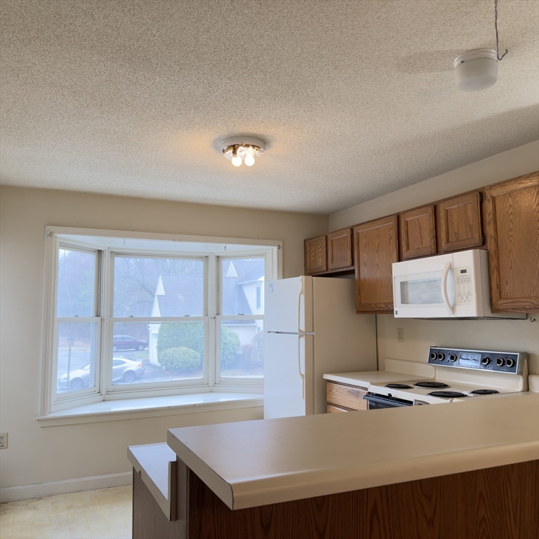 48 Castlegate Drive, Unit 48 Springfield, MA 01129 - Photo 5 of 21