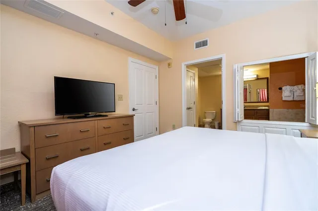 a view of entrance to house