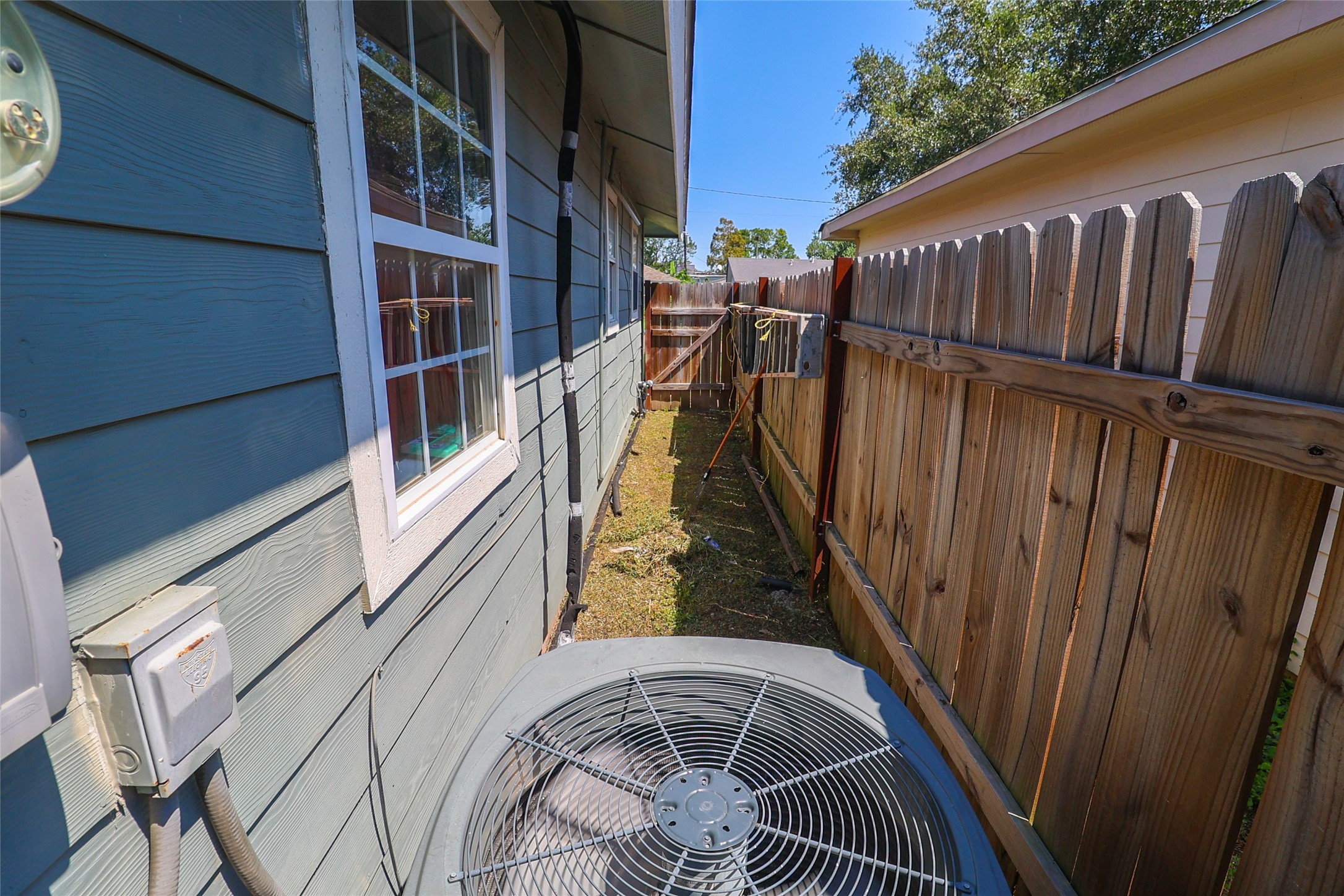 416 Clara Road South Houston, TX 77587 - Photo 32 of 50 a view of balcony with wooden floor and fence