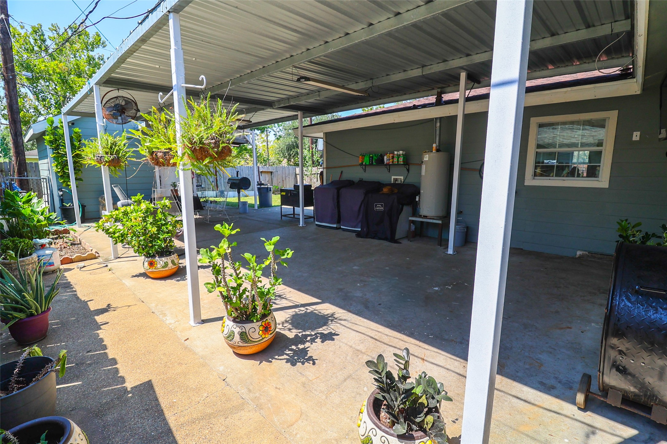 416 Clara Road South Houston, TX 77587 - Photo 33 of 50 a view of a chairs and table in a patio