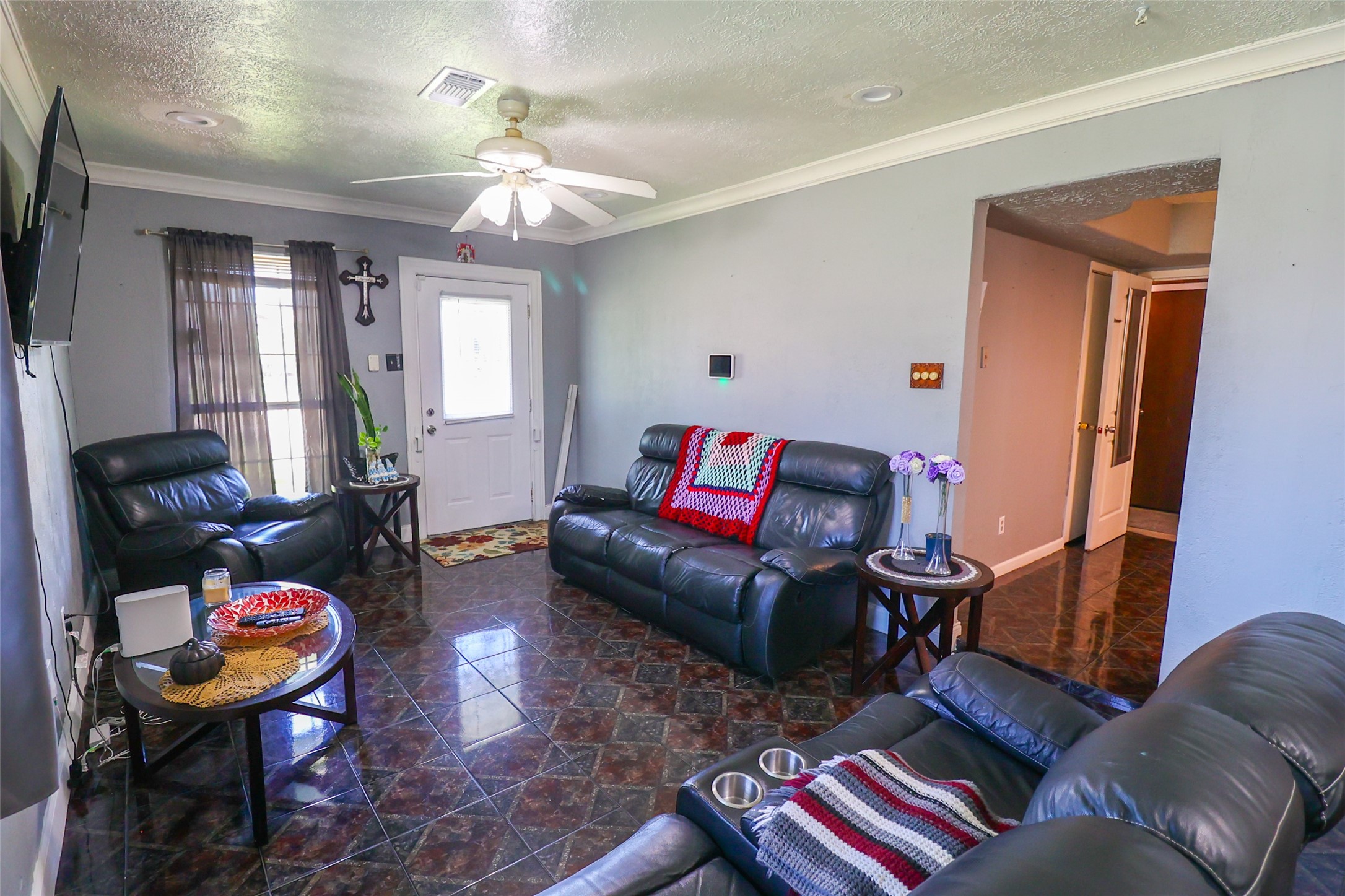 416 Clara Road South Houston, TX 77587 - Photo 5 of 50 a living room with furniture and a chandelier