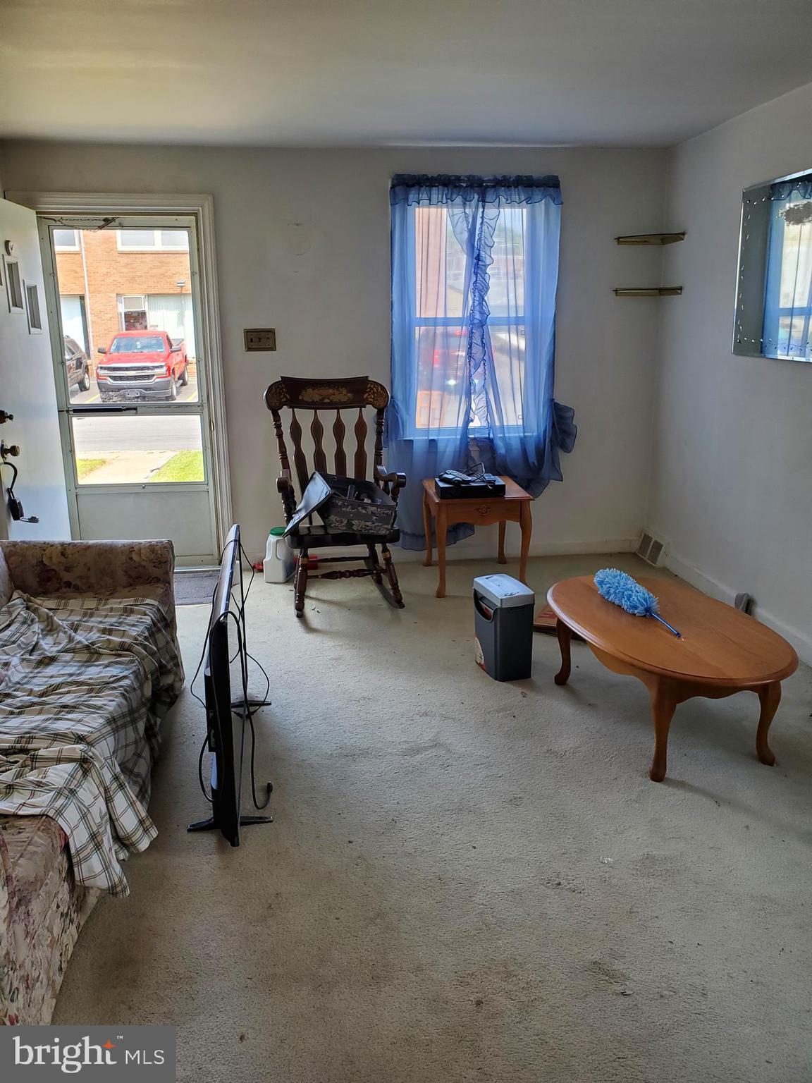 2238 Manor Road Upper Darby, PA 19082 - Photo 4 of 15