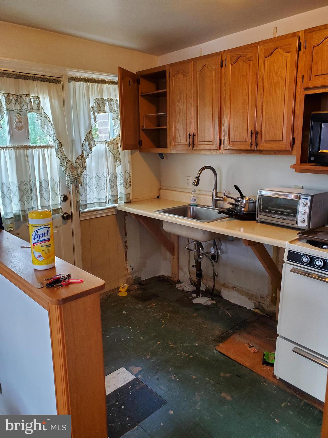 2238 Manor Road Upper Darby, PA 19082 - Photo 7 of 15