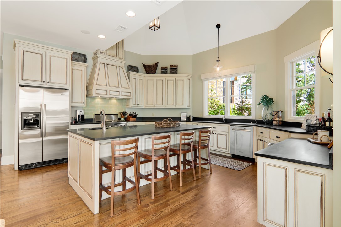 319 Green Tree Court Seneca, SC 29672 - Photo 12 of 28