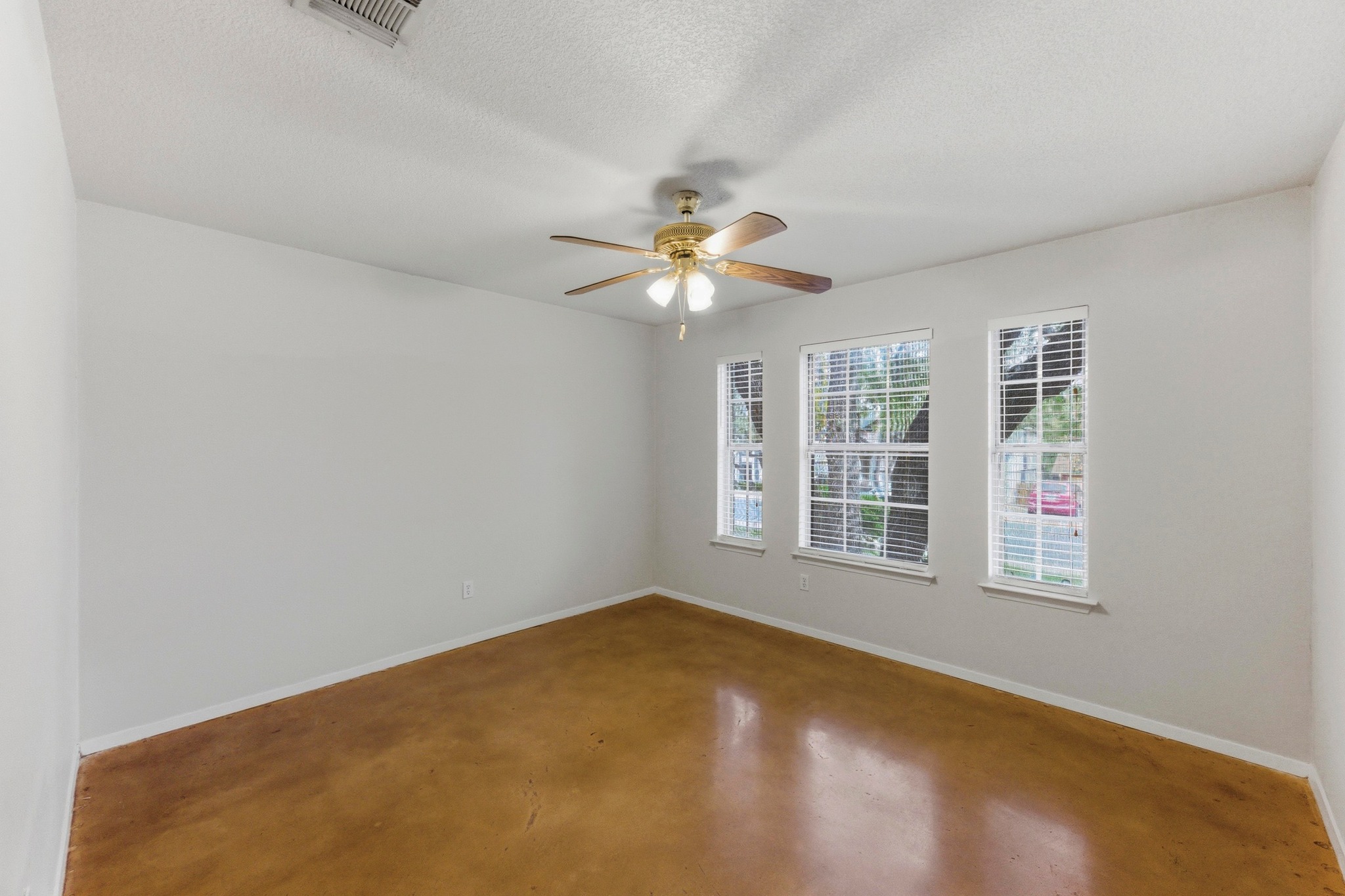 723 Shade Tree Drive Austin, TX 78748 - Photo 15 of 29 a view of an empty room with a window