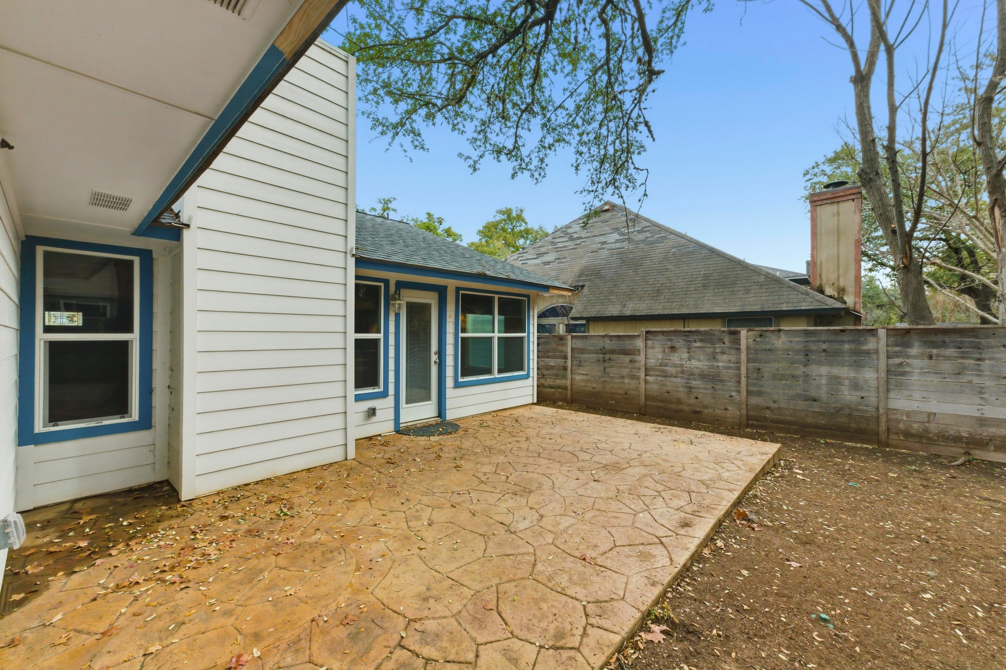 723 Shade Tree Drive Austin, TX 78748 - Photo 21 of 29 a view of backyard with a garden