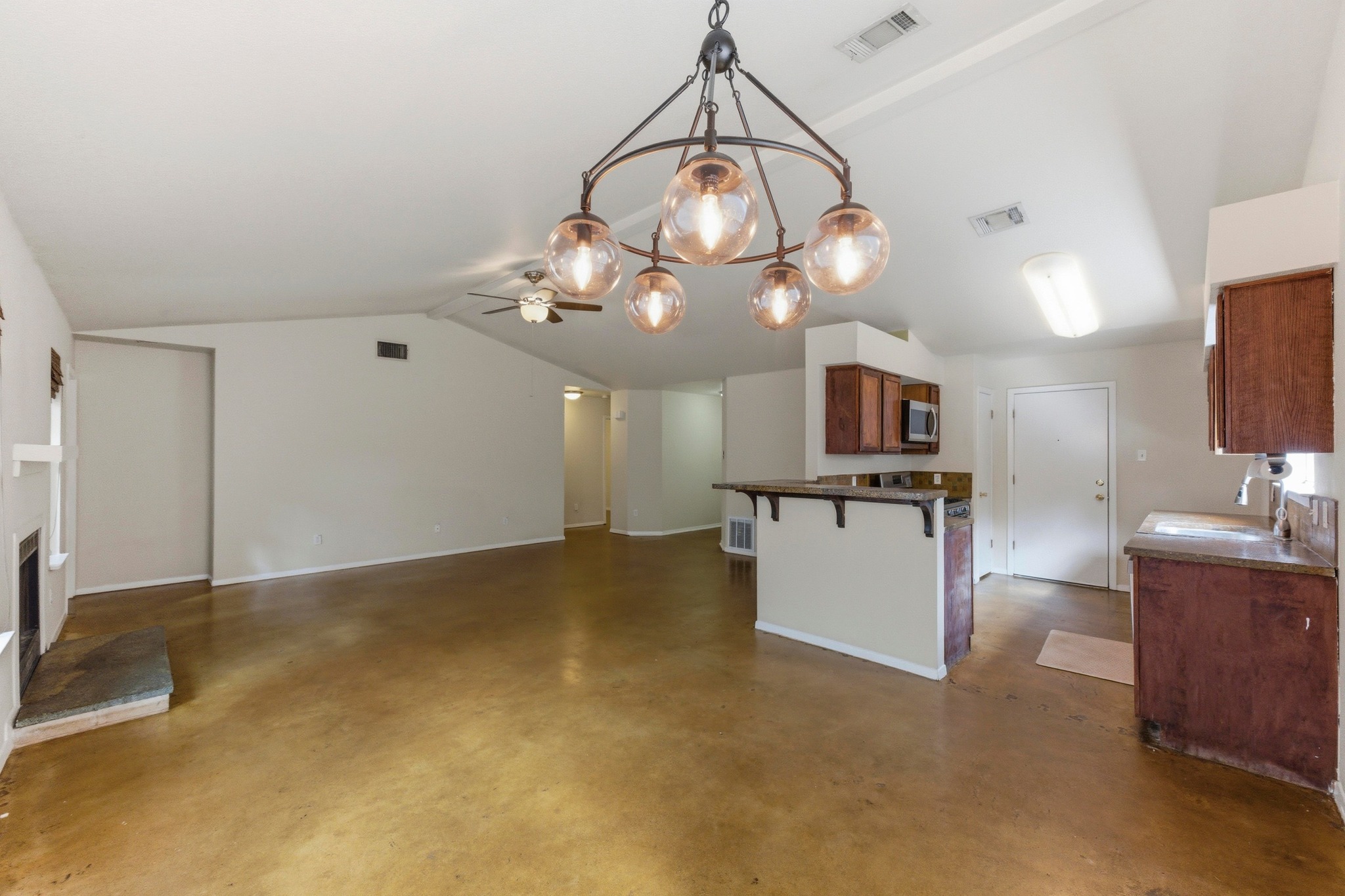 723 Shade Tree Drive Austin, TX 78748 - Photo 29 of 29 a view of a livingroom with furniture