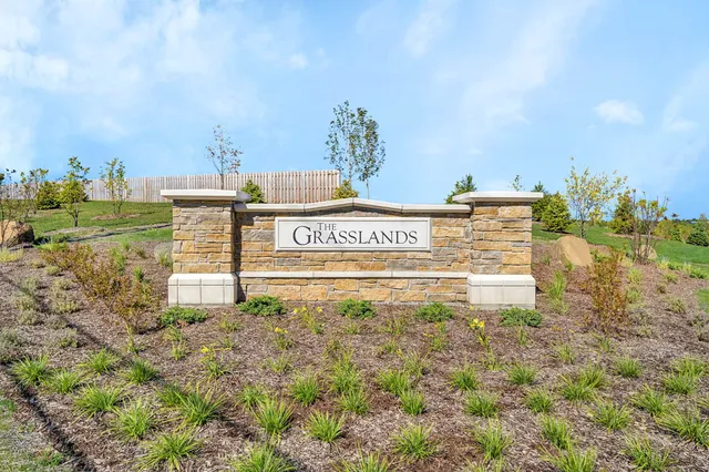 $384,990 | 1380 Foxglove Drive, Bartlett, IL 60103