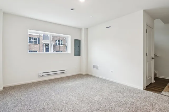 $384,990 | 1380 Foxglove Drive, Bartlett, IL 60103