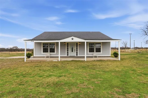 $2,200 | 304 County Road 2260, Greenville, TX 75402