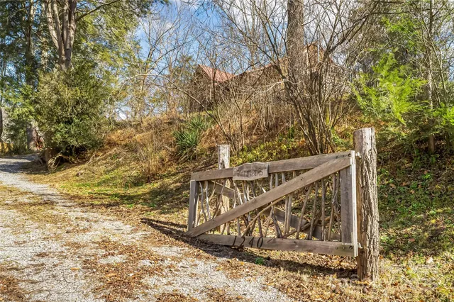 $400,000 | 1240 Ferguson Cove Loop, Clyde, NC 28721