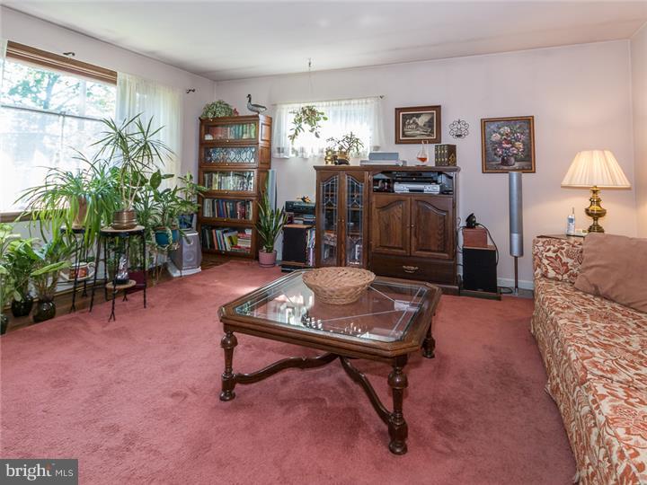 408 Vincent Road Willow Grove, PA 19090 - Photo 4 of 22 Unit #1