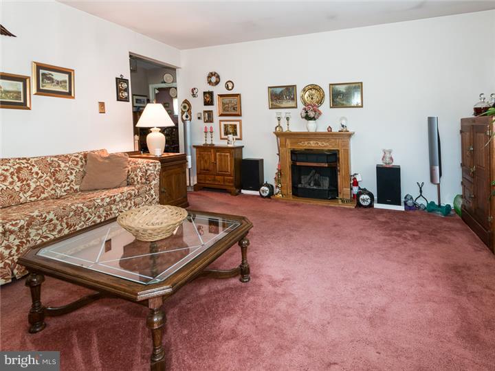 408 Vincent Road Willow Grove, PA 19090 - Photo 5 of 22 Unit #1