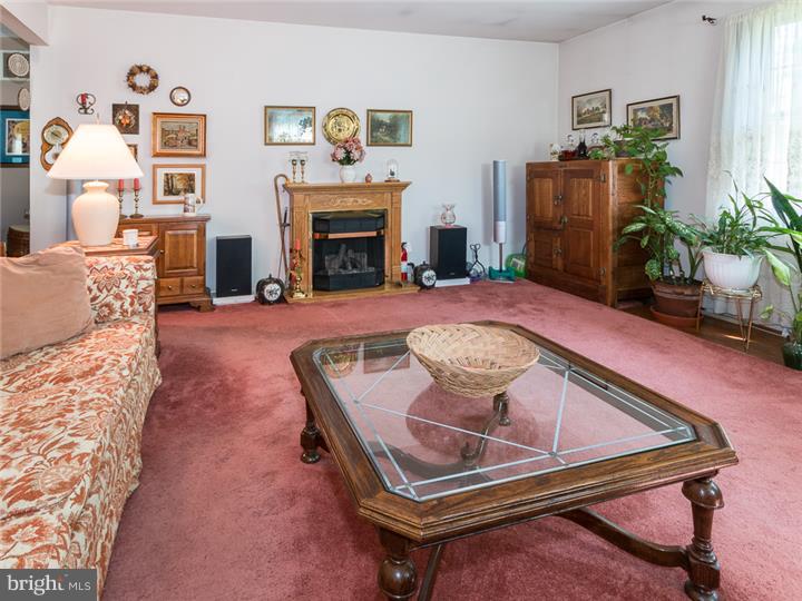 408 Vincent Road Willow Grove, PA 19090 - Photo 6 of 22 Unit #1