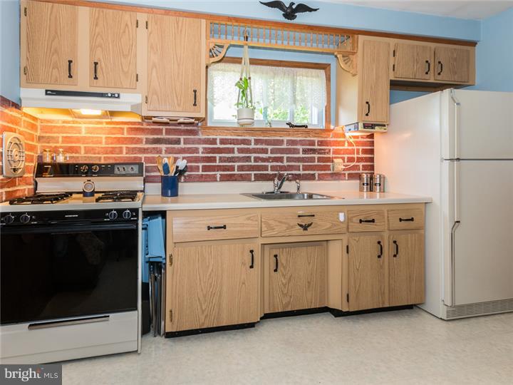 408 Vincent Road Willow Grove, PA 19090 - Photo 9 of 22 Unit #1