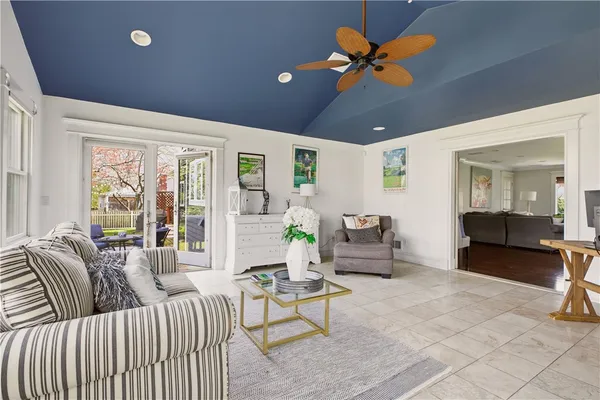 $1,500,000 | 3 Deerfield Drive, Barrington, RI 02806