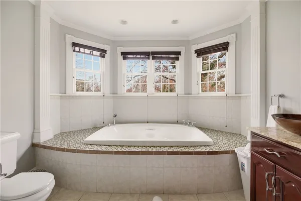 $1,500,000 | 3 Deerfield Drive, Barrington, RI 02806