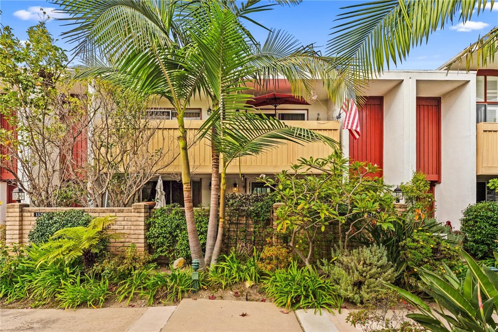 13243 Fiji Way, Unit K Marina del Rey, CA 90292 - Photo 35 of 39 a view of a backyard with plants