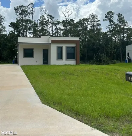 $1,650 | 134 Viewpoint Drive, Lehigh Acres, FL 33972