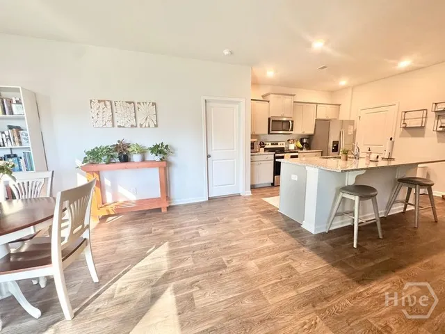 $2,200 | 3 Heavener Road, Savannah, GA 31407