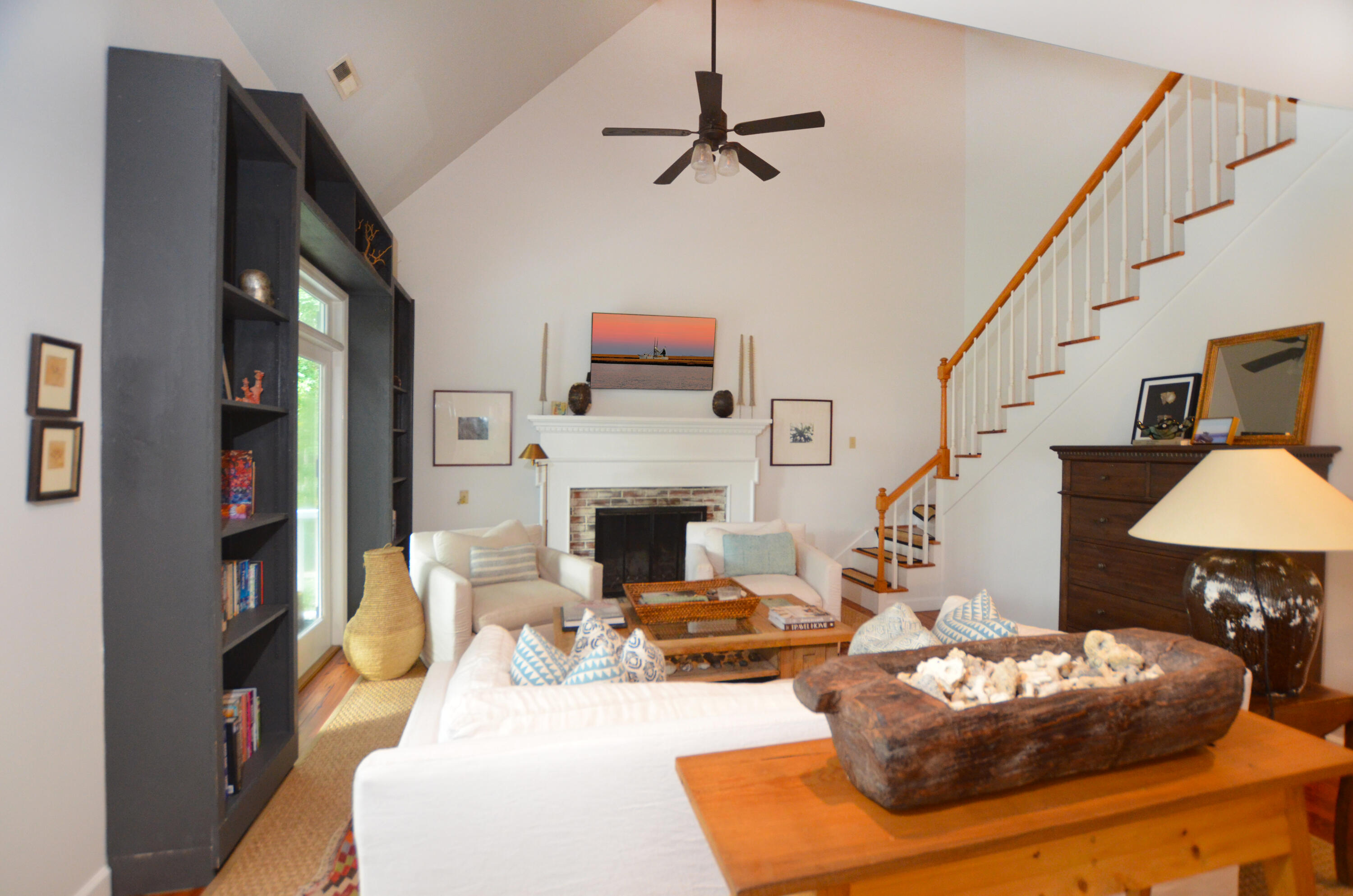 903 Kit Hall Road McClellanville, SC 29458 - Photo 7 of 28 10-Living-Room