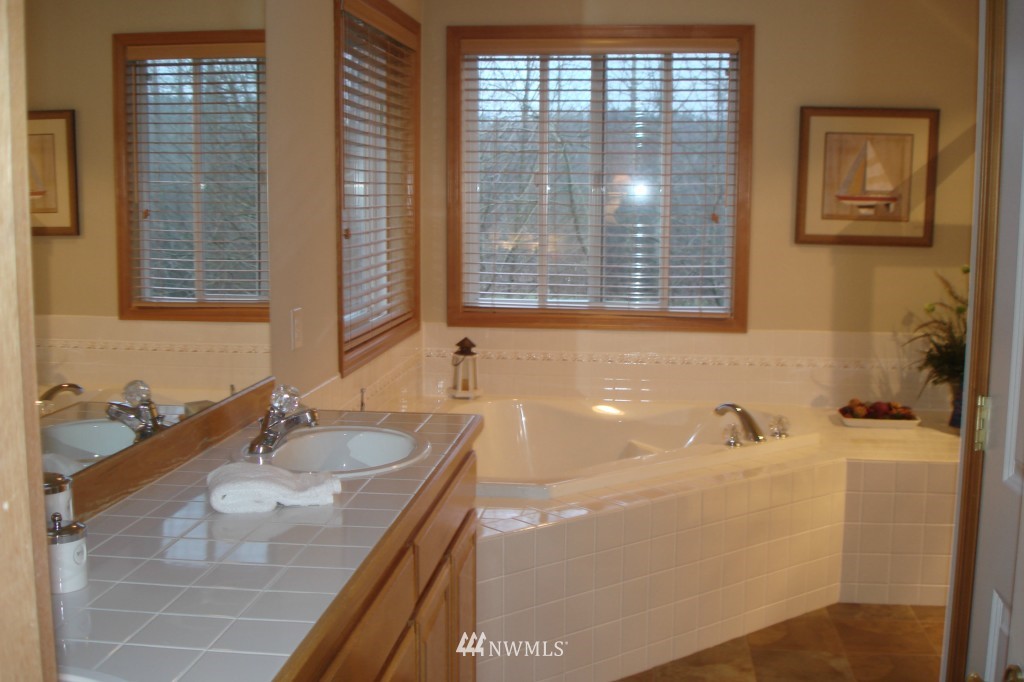 421 172nd Place Southeast Bothell, WA 98012 - Photo 13 of 19