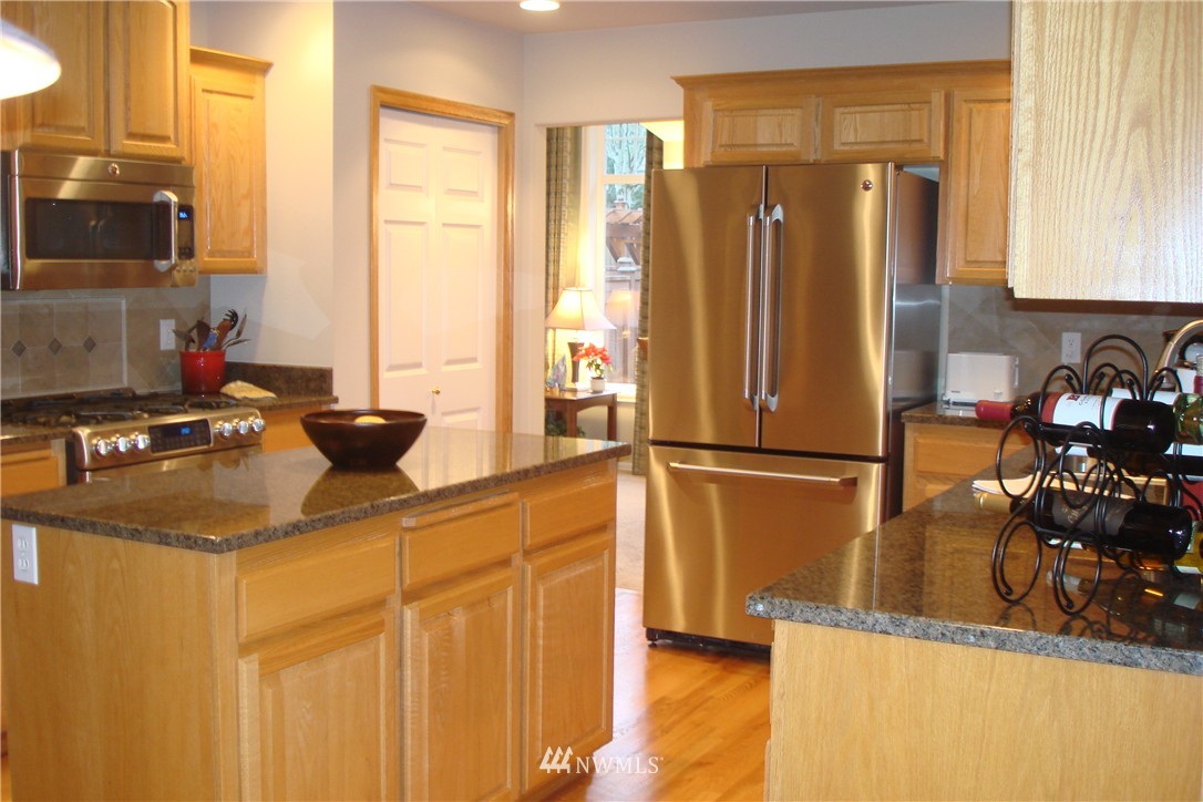 421 172nd Place Southeast Bothell, WA 98012 - Photo 3 of 19