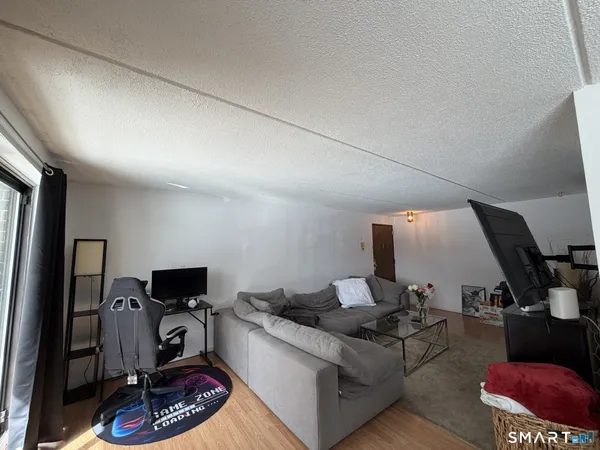 $1,800 | 126 Triangle Street, Unit A44, Danbury, CT 06810