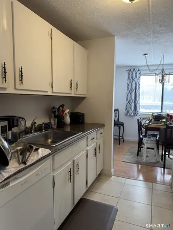 $1,800 | 126 Triangle Street, Unit A44, Danbury, CT 06810