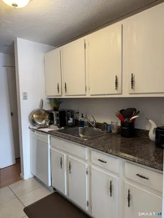 $1,800 | 126 Triangle Street, Unit A44, Danbury, CT 06810